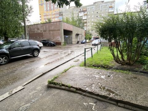 4-komnatnaya-ul-krasnodoncev-d-21-k1 фото