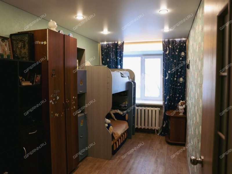 трёхкомнатная квартира на проспекте Кирова дом 16