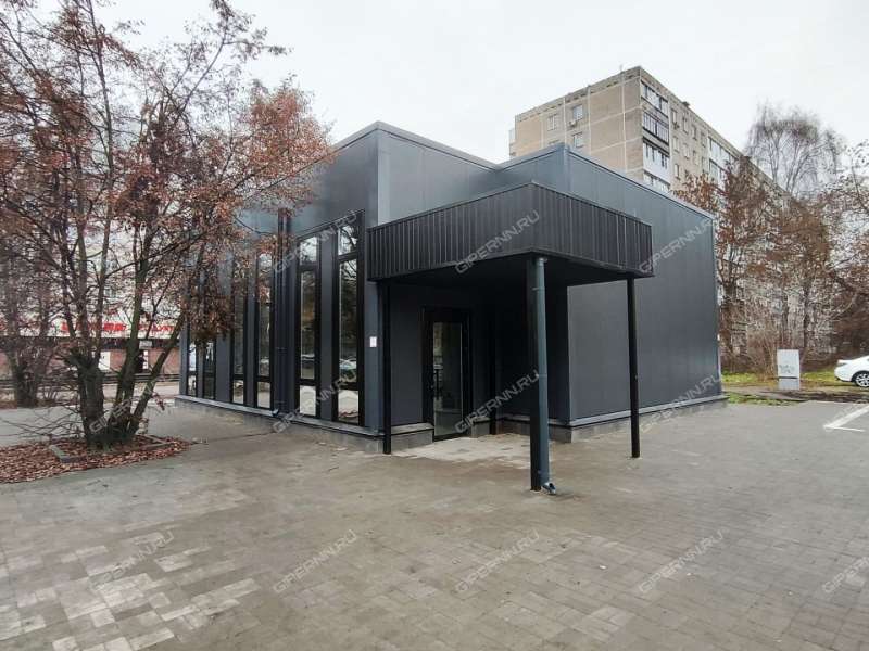 здание под торговую площадь на улице Мечникова