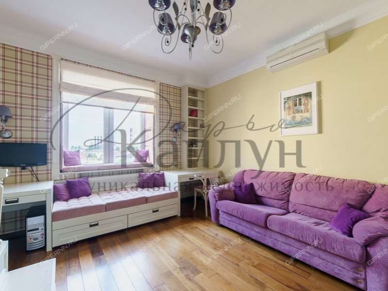 трёхкомнатная квартира на улице Коминтерна дом 139