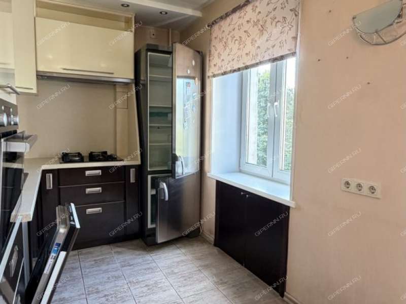 трёхкомнатная квартира на улице Володарского дом 4