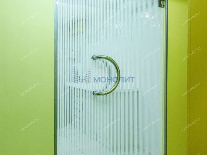 помещение под недвижимость под медицинские учреждения, недвижимость под салоны красоты на улице Героя Юрия Смирнова