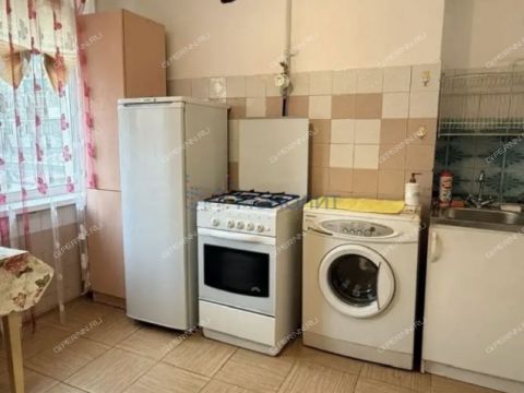 1-komnatnaya-ul-sergeya-akimova-d-49 фото