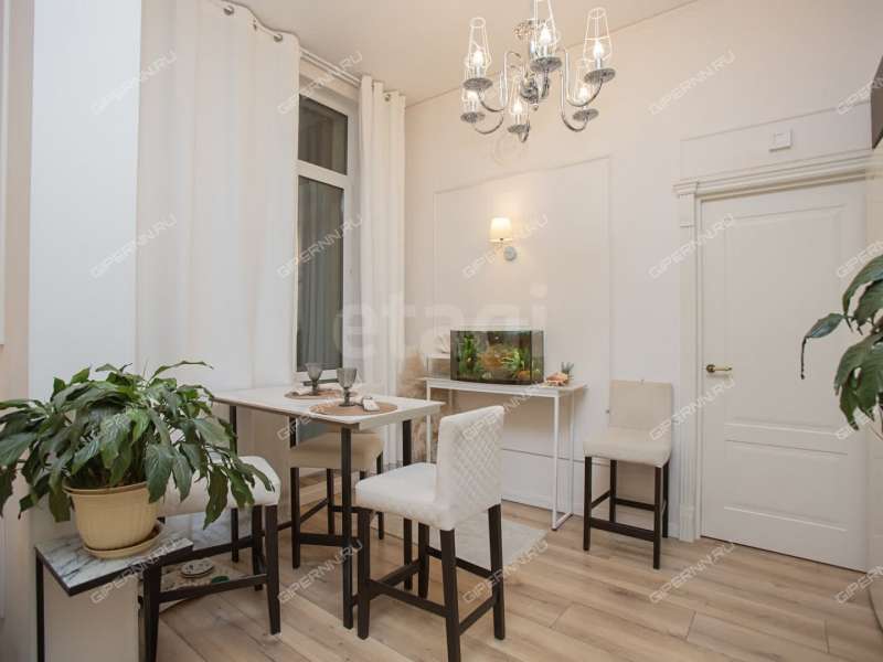 трёхкомнатная квартира на улице Июльских Дней дом 1 к2