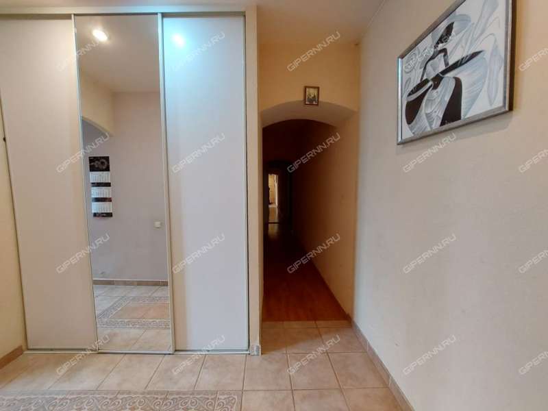 трёхкомнатная квартира на проспекте Кирова дом 6