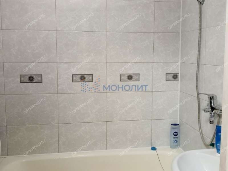 четырёхкомнатная квартира на проспекте Бусыгина дом 50