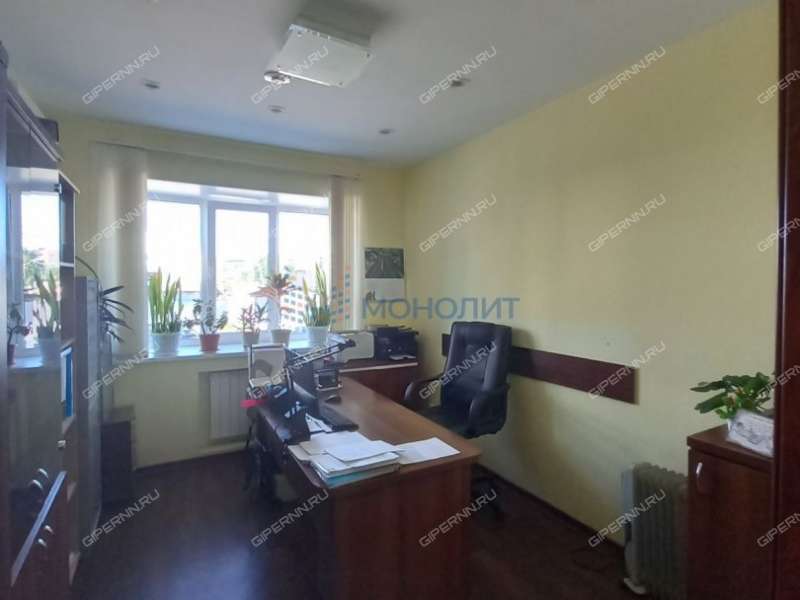 здание под офис, недвижимость под образовательные учреждения на Деловой улице