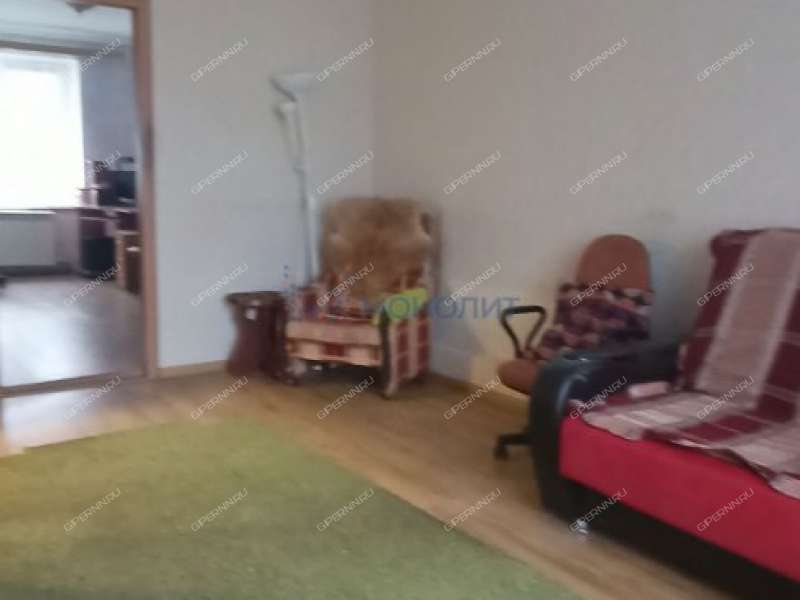 трёхкомнатная квартира на Новосоветской улице дом 4