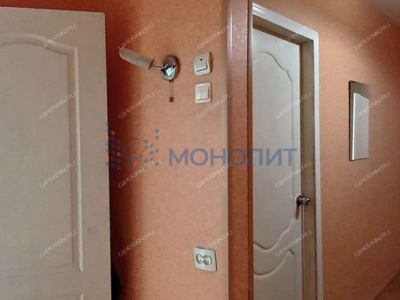 двухкомнатная квартира на улице Верхнепечёрская дом 12