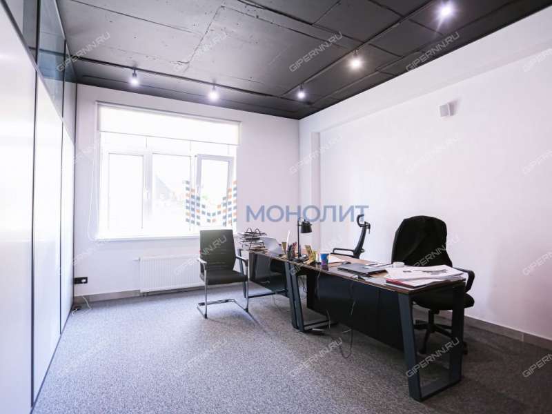 помещение под офис, недвижимость под образовательные учреждения на площади Свободы