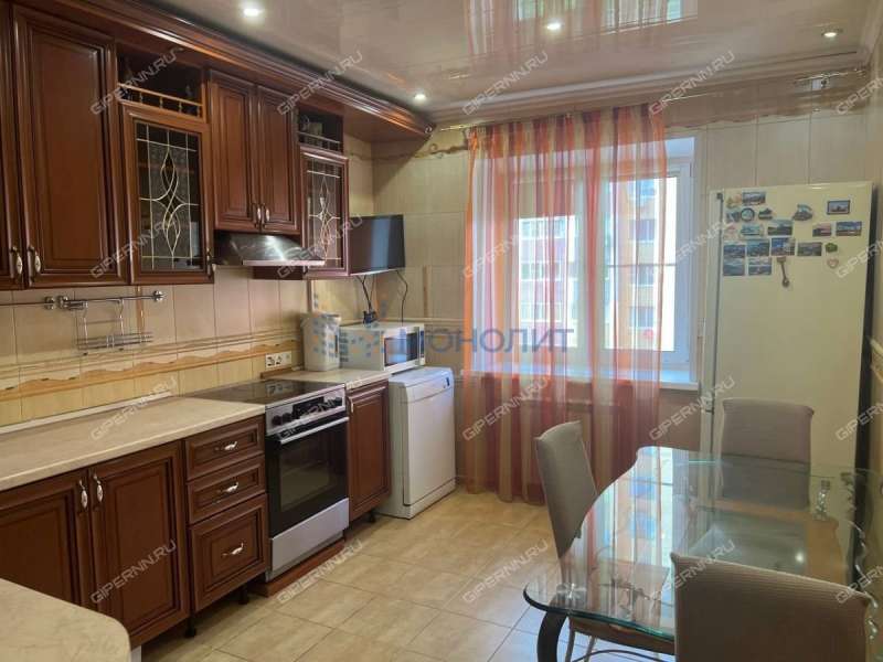 трёхкомнатная квартира на улице Бурденко дом 35