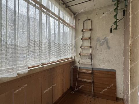 3-komnatnaya-ul-strokina-d-9 фото