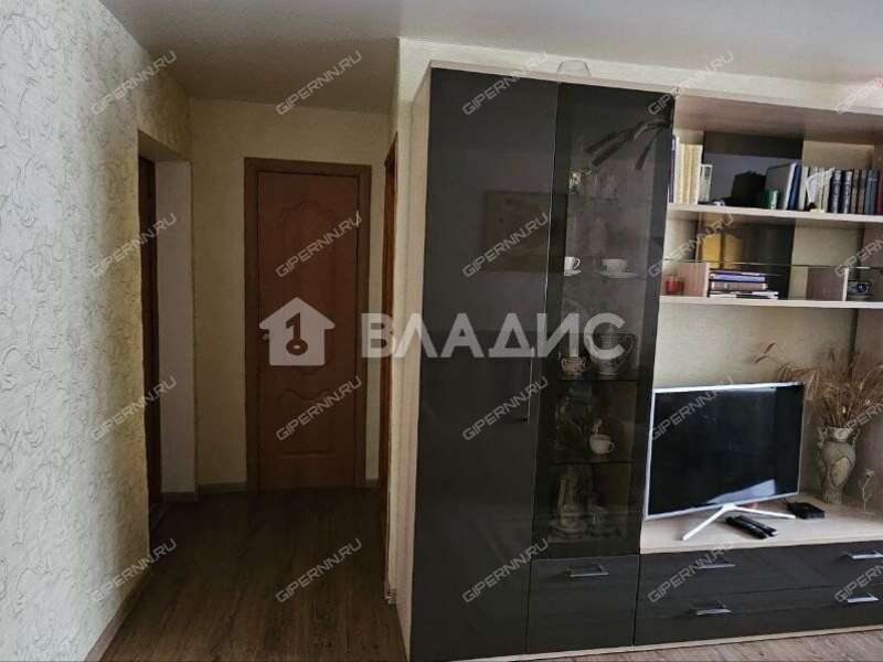 трёхкомнатная квартира на улице Героя Советского Союза Прыгунова дом 18