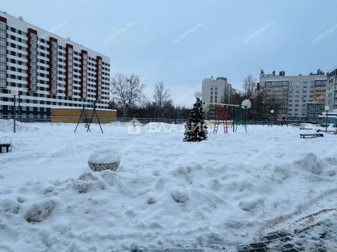 4-komnatnaya-ul-fedoseenko-d-4 фото