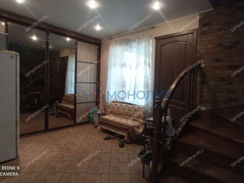 1/2 дома в слободе Верхнепечёрская