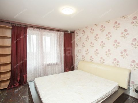3-komnatnaya-ul-vyatskaya-d-1 фото