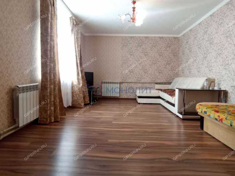 дом на -