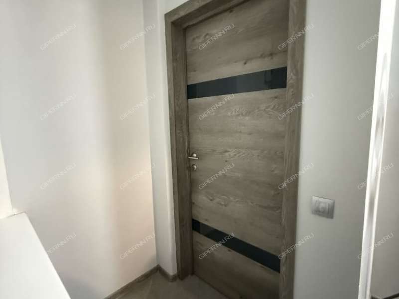 помещение под коммерческую недвижимость на улице Нестерова