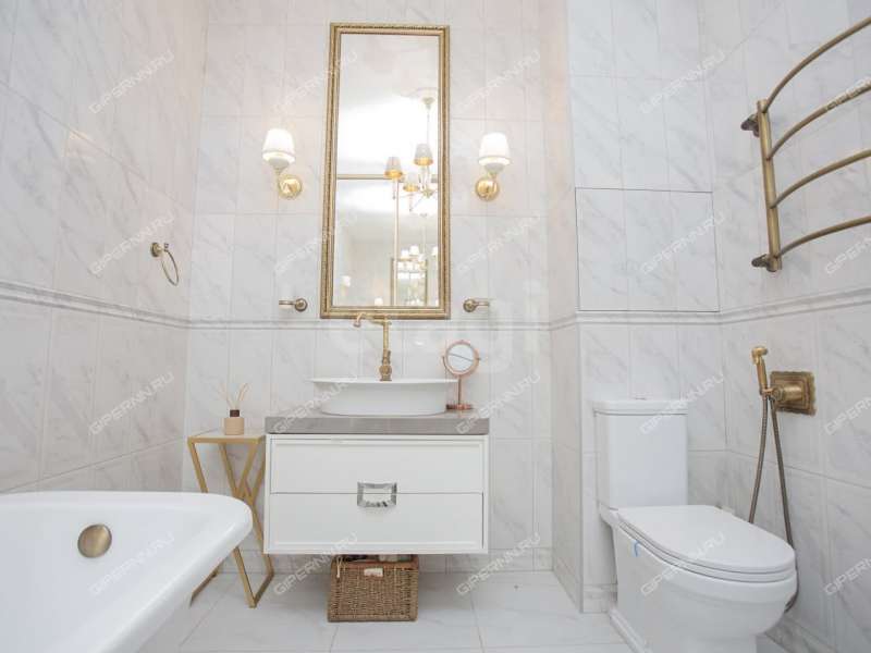 трёхкомнатная квартира на улице Июльских Дней дом 1 к2