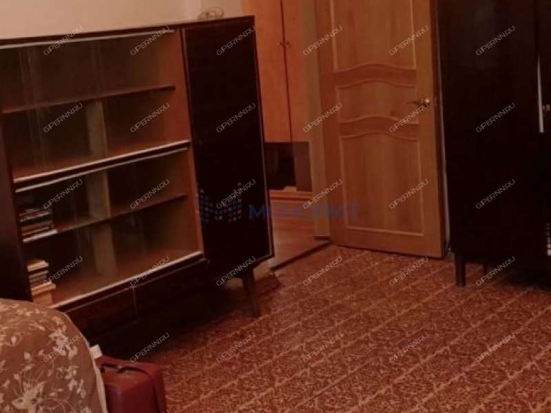 трёхкомнатная квартира на улице Героя Безрукова дом 8