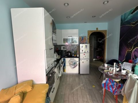 1-komnatnaya-ul-geroya-sovetskogo-soyuza-safronova-d-13-k1 фото