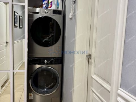 4-komnatnaya-ul-strokina-d-18 фото