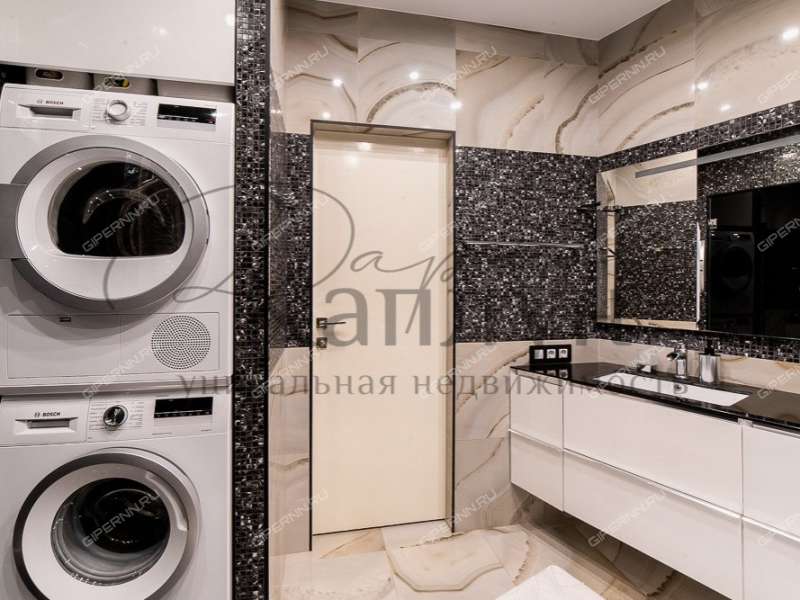 трёхкомнатная квартира на улице Родионова дом 192, к3