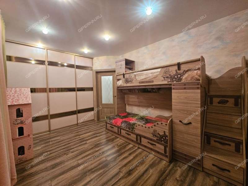 трёхкомнатная квартира на улице Родионова дом 192 к4