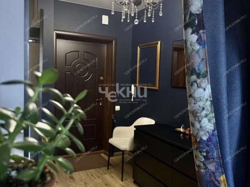 трёхкомнатная квартира на улице Родионова дом 25