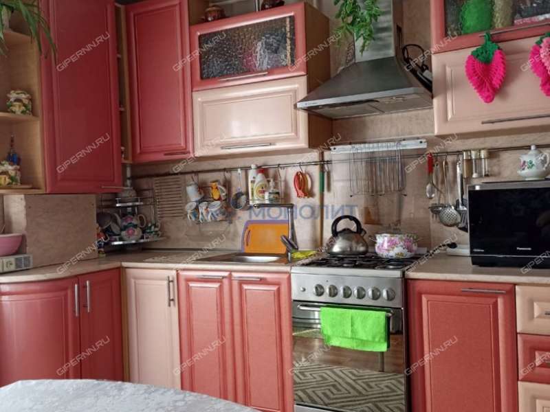 дом на улице Школьная рабочий посёлок Сухобезводное