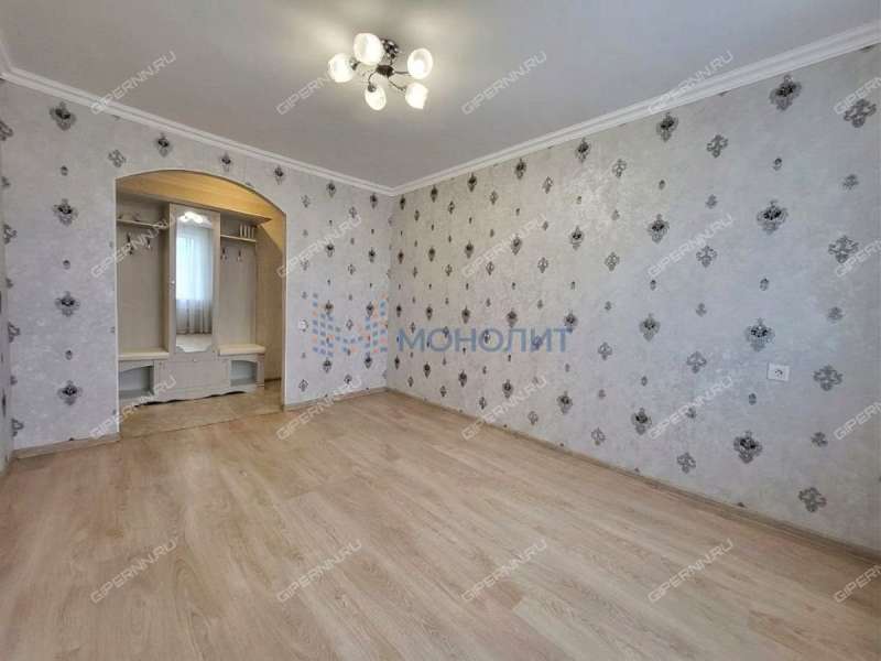 трёхкомнатная квартира на Московском шоссе дом 15