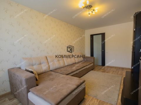 4-komnatnaya-ul-molitovskaya-d-2 фото