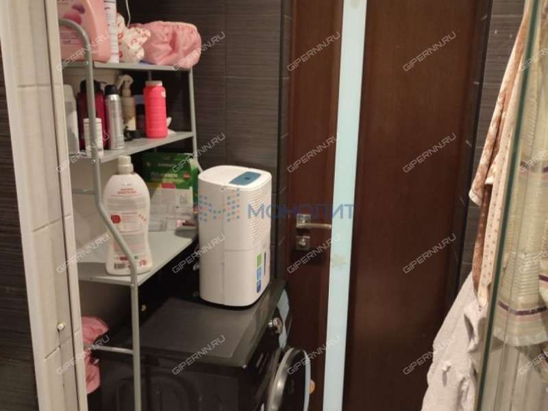 трёхкомнатная квартира на улице Александра Хохлова дом 1