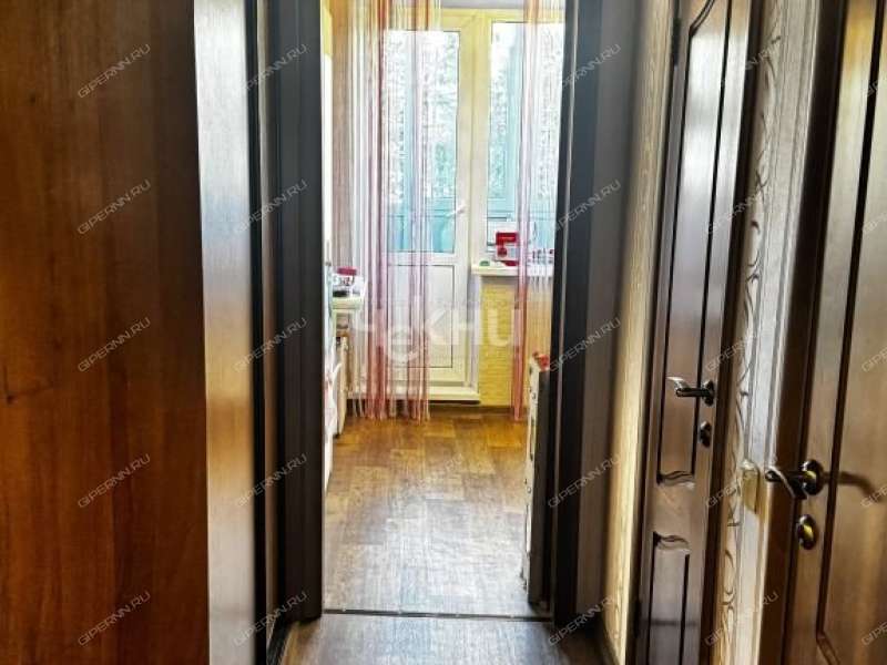 трёхкомнатная квартира на улице Карла Маркса дом 18