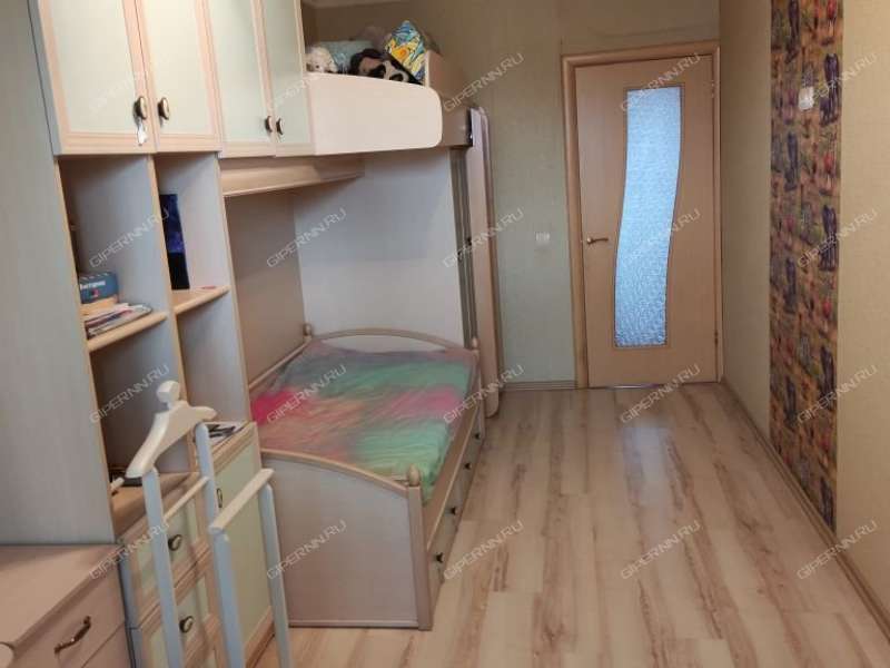 трёхкомнатная квартира на улице Коминтерна дом 22