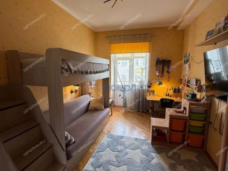 трёхкомнатная квартира на Большой Покровской улице дом 35а