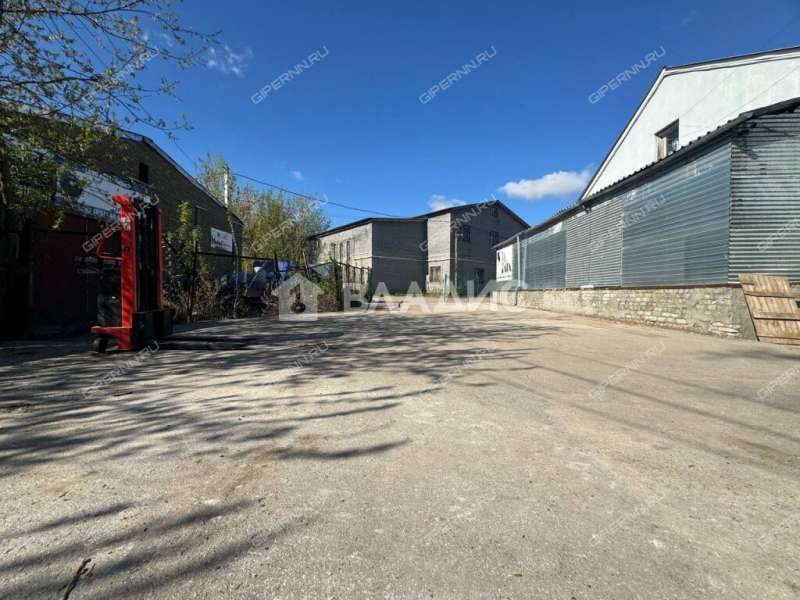 здание под офис, торговую площадь на улице Маршала Воронова