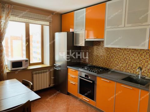 3-komnatnaya-ul-poltavskaya-d-2a фото