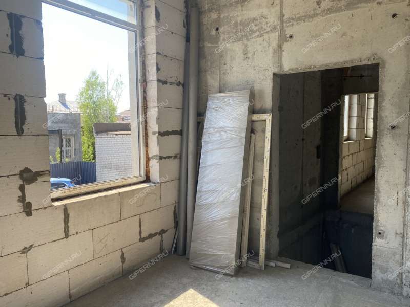 здание под офис, торговую площадь на улице Долгополова