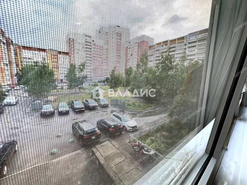 трёхкомнатная квартира на улице Челюскинцев дом 27