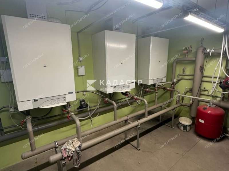 здание под коммерческую недвижимость на Нахимова ул Бор