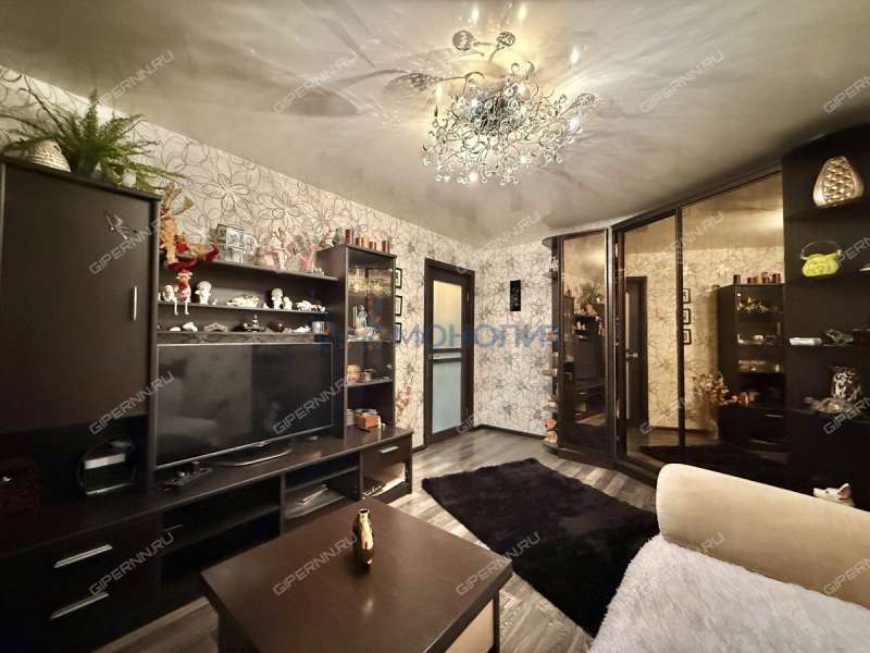 трёхкомнатная квартира на Республиканской улице дом 33