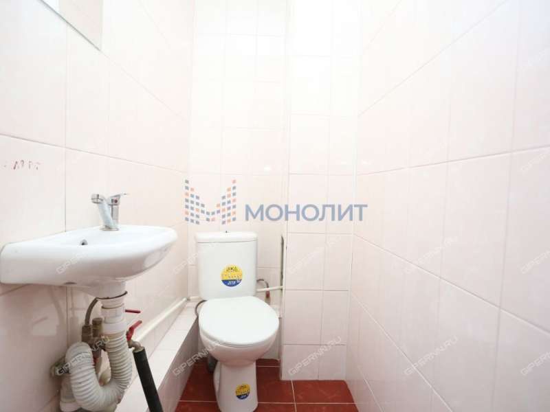 помещение под помещение свободного назначения, недвижимость под салоны красоты на улице Родионова