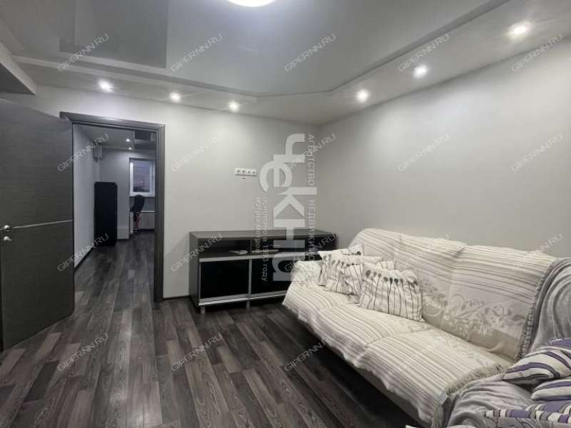 пятикомнатная квартира на улице Красных Зорь дом 22