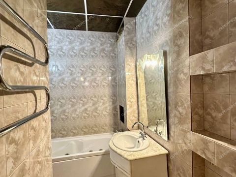 4-komnatnaya-ul-vatutina-d-2 фото