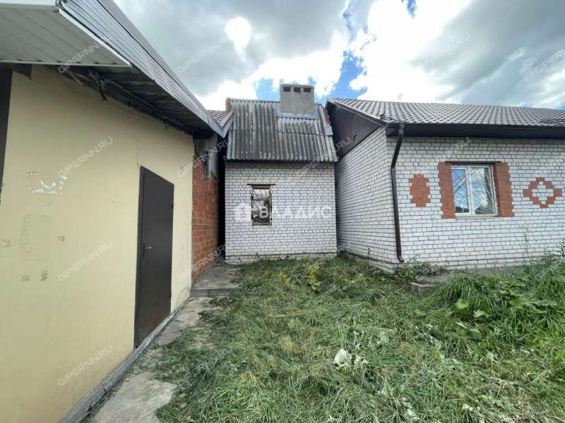 здание под офис, торговую площадь на Центральной улице