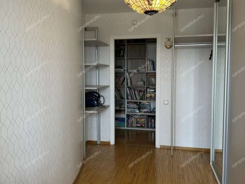 пятикомнатная квартира на Ошарской улице дом 88 к1