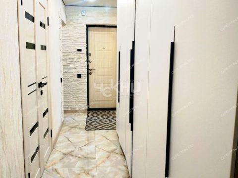 3-komnatnaya-ul-oktyabrskoy-revolyucii-d-40 фото