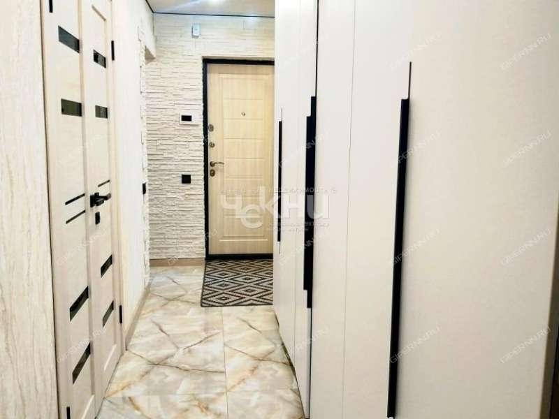 трёхкомнатная квартира на улице Октябрьской Революции дом 40