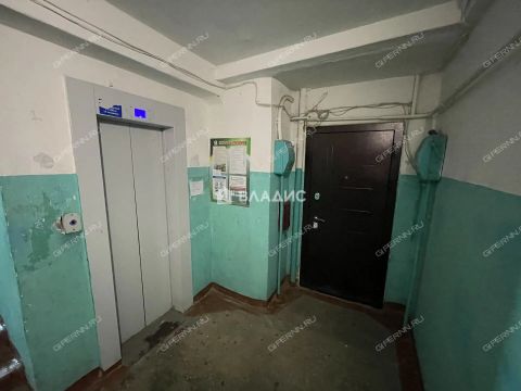 2-komnatnaya-ul-strokina-d-8 фото
